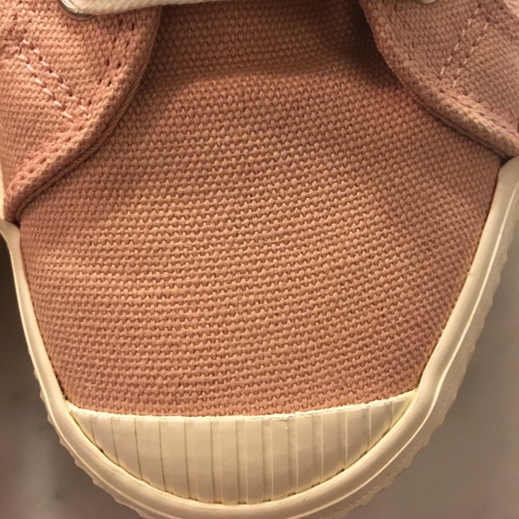 Cariuma Rose OCA Low Canvas Sneakers, size 7.5 worn once. - Picture 7 of 12